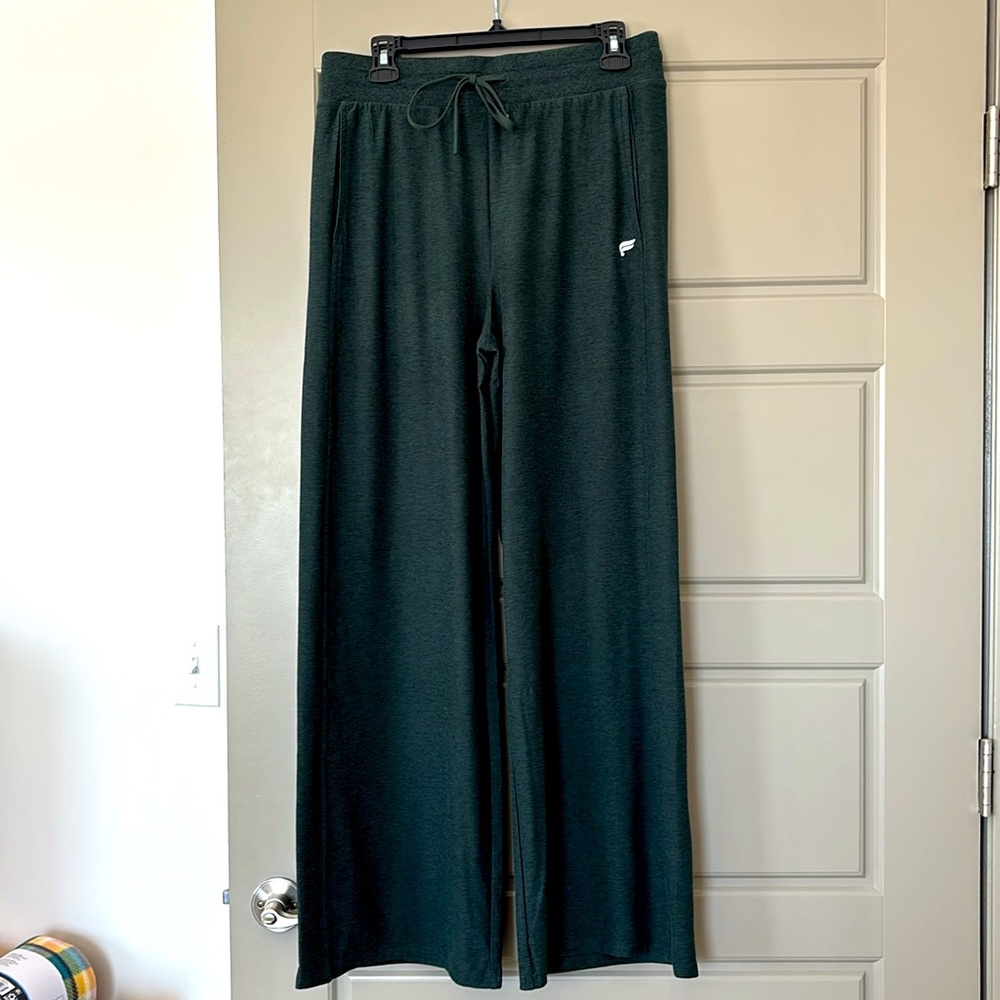 Fabletics Cloud Jersey Wide Leg Pants; Everpine Heather; Size L; NWT
